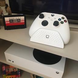 Xbox series S. Like new condition.