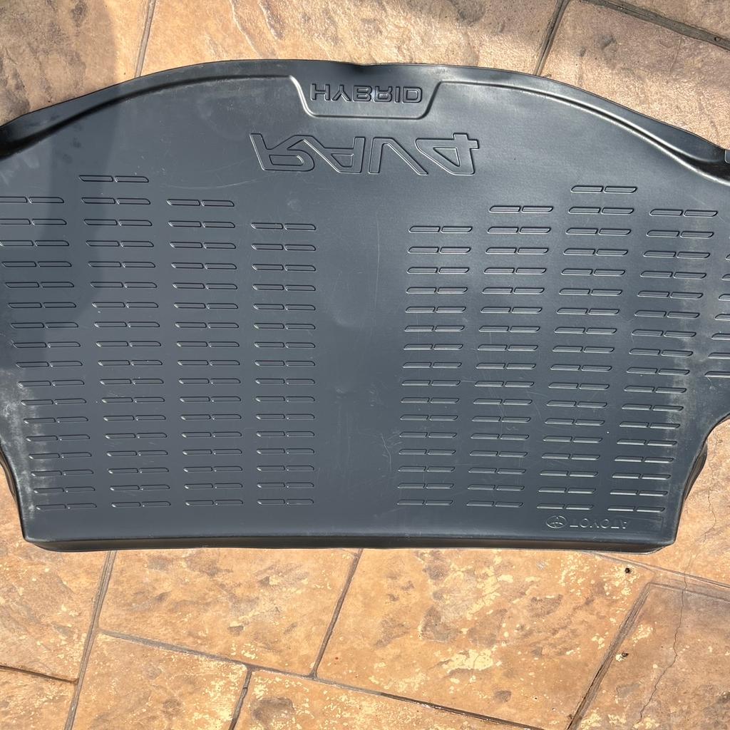 GENUINE TOYOTA RAV4 RUBBER BOOT MAT in WV11 Wolverhampton für £ 15,00