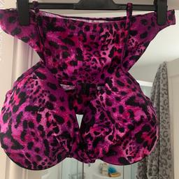 Bikini size 18 although is would fit a 16 too hardly used can post but at your cost very clean home and no pets either 