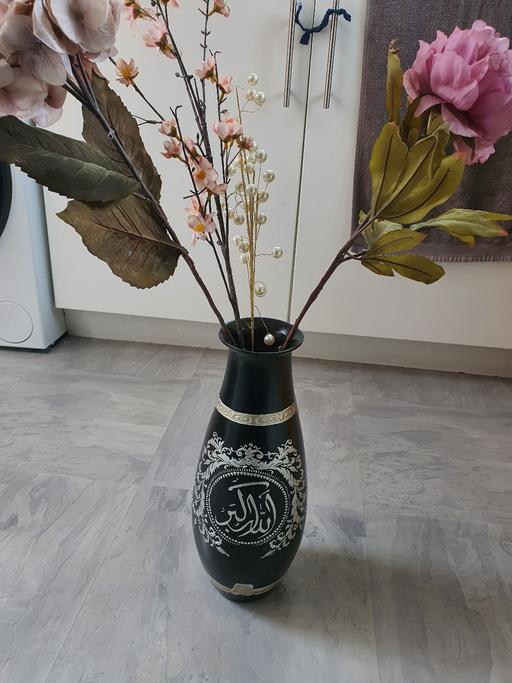 Buy & Sell Barking and Dagenham Dagenham - Barking and Dagenham - Photos for FLOWER VASE / ARTIFICIAL FLOWERS