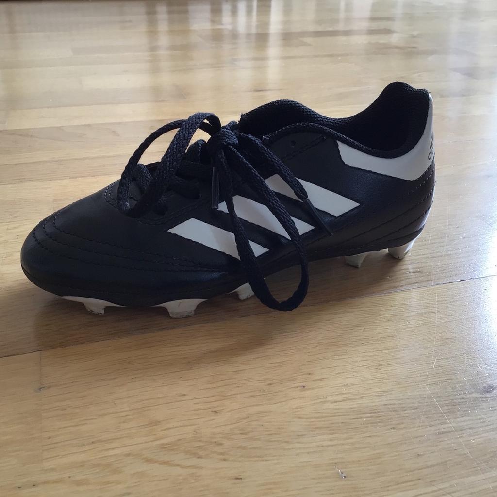 Cash only, £10 size 12 1/2. Boys football shoes. Royal Mail 2nd class delivery available for 3.95 extra.