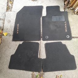 Genuine Vauxhall / Opel Car Mats:
Mokka/Mokka X 2013 Onwards
Reinforced drivers heel pad
Durable Rubber non-slip underside
Orange "MOKKA" Logos
Good condition

**Postage possible at buyer's expense with payment by PayPal please so buyer protection will apply