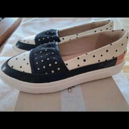 beautiful pair of ladies designer Clarks shoes only worn once so excellent condition nice design and colours very comfortable UK size 7