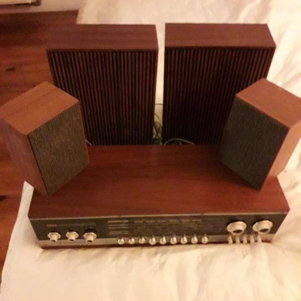 Verkaufe Alte Blaupunkt Bilbao Stereoanlage in Holzgehäuse mit 4 Lautsprecher in sehr gutem Zustand.