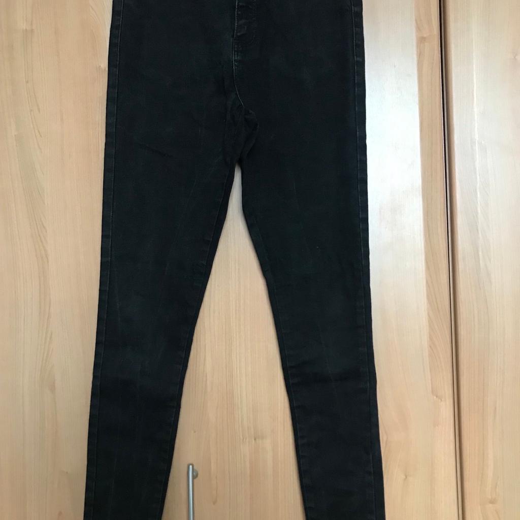 Miss Selfridge black skinny fit jeans.
Size 10
Worn but very good condition

Collection from Whitefield Manchester M45 or buyer to pay postage