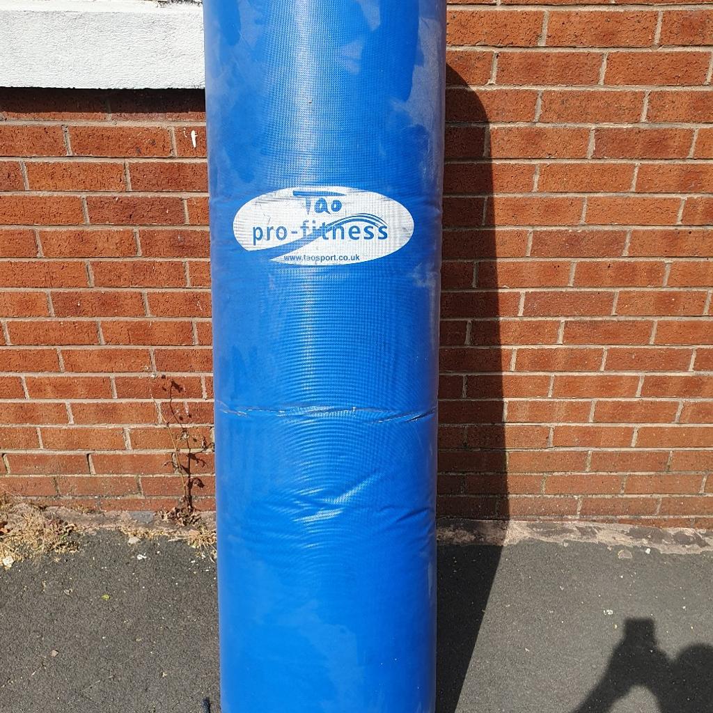 2 punch bags, blue is the light type which sits on a stand, the black is heavy and is used whilst hung up

Blue is 138cm long
black is 123cm long

£30 each

pickup from Whalley range area blackburn, might be able to deliver locally.