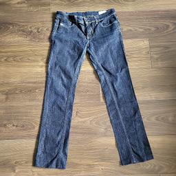 Navy blue straight jeans Liv from Diesel in size W28. They have been manually shortened to fit size L30