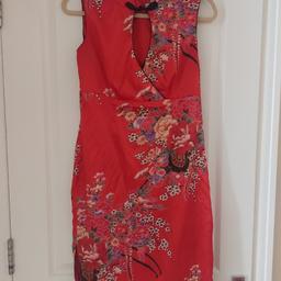*Can be dropped off at Asda Hypermarket Watford*

Beautiful dress in excellent condition. Made of stretchy fabric. Price is fixed. Non negotiable. More similar dresses are available on my page for similar prices, same size.