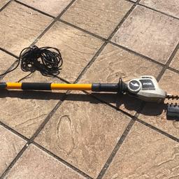 Selling my Ryobi electric pole trimmer as not needed anymore. All fully working works as should can show working on pick if needed has the 180% head swivel and the pole and extension pole within to get to any higher bushes etc 

Any questions please don’t hesitate to ask me 

Cash on collection 
Collection abbeywood