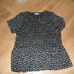 LADIES TOP FROM F&F SIZE 12. MATERIAL HAS A SLIGHT STRETCH TO IT