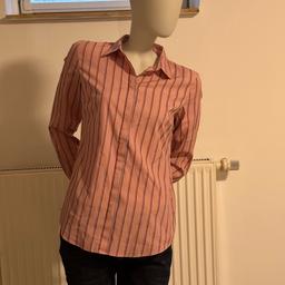 rosa gestreifte Bluse von Tommy Hilfiger, Gr 38 . Wie neu .Nur 2 mal getragen.
NP 89,90

Versand ( BüWa 2 Euro) und Verpackungskosten trägt der Käufer.