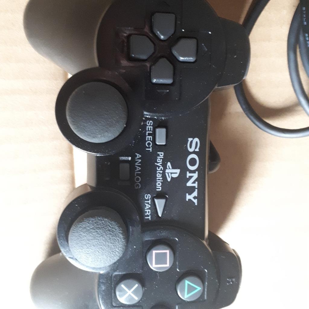 2 PlayStation2 controllers both in good working order