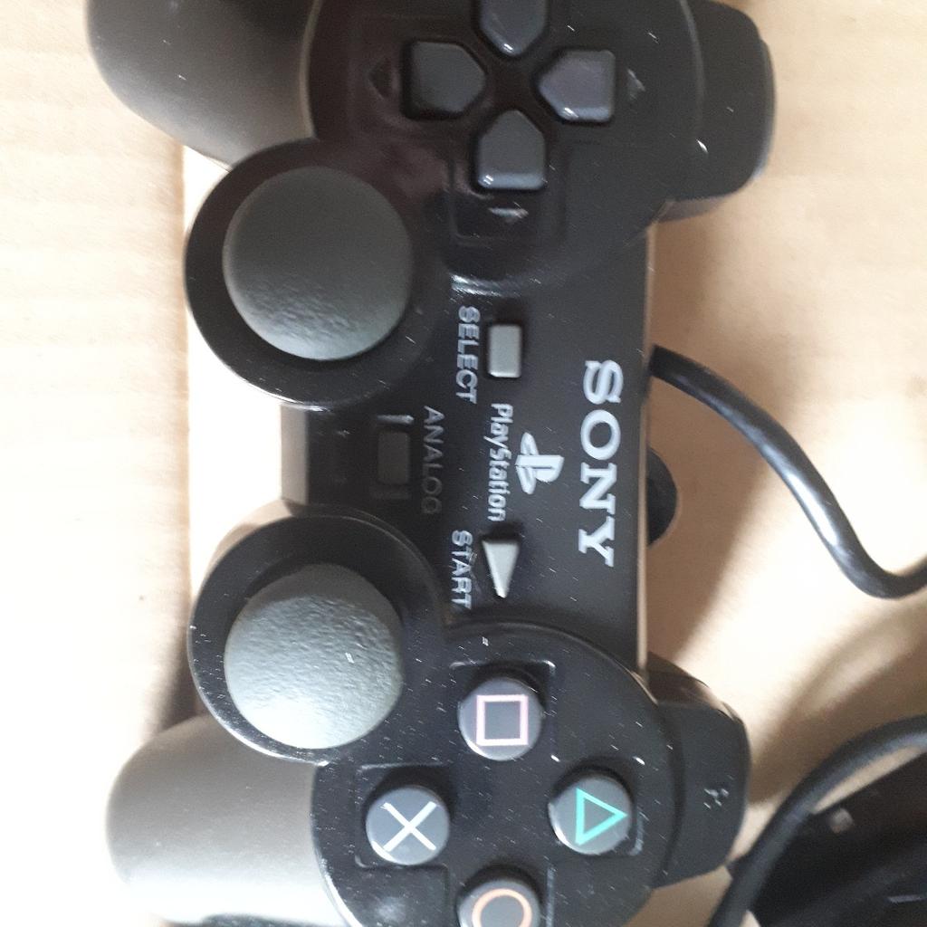 2 PlayStation2 controllers both in good working order