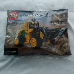 Lego Technic Volvo wheel loader 30433.
Brand new never opened.
I have four available.
Sold as seen, collection only.
Please check out my other listings too as I have lots of other items for sale.