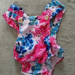 excellent condition
☀️buy 5 items or more and get 25% off ☀️
➡️collection Bootle or I can deliver if local or for a small fee to the different area
📨postage available, will combine clothes on request
💲will accept PayPal, bank transfer or cash on collection
,👗baby clothes from 0- 4 years 🦖
🗣️Advertised on other sites so can delete anytime