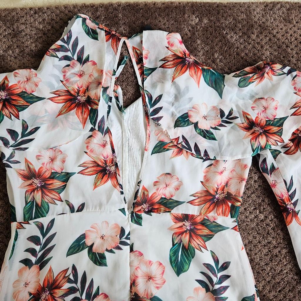 Atmosphere dress size 18. Excellent condition. Midi. Ivory floral. Cold Shoudler. Long sleeves.