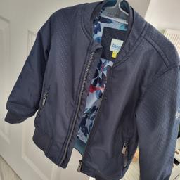 Ted Baker boy coat 2/3 year size 
Perfect condition