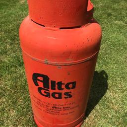 Alta Gas is part of Flo Gas ( shown on website they accept these bottles )and can be exchanged at their stockist or agents for similar size bottle .

Can be used for outdoor bbq , external patio heater , gas heater for outdoor property, caravan etc.

Bottle size : 30 inches high ( if fitting inside an patio outside heater model )

No regulator connector or hose pipe supplied just what shown in pictures, an empty bottle .

Marked as
LP GAS :19 KG
Propane : WC 43.65 Litres
TAR (empty bottle weight) : 17.7 KG

Item is cash on collection from near Ramada Park Hall Hotel, Goldthorn Park, Wolverhampton, WV4 5E*