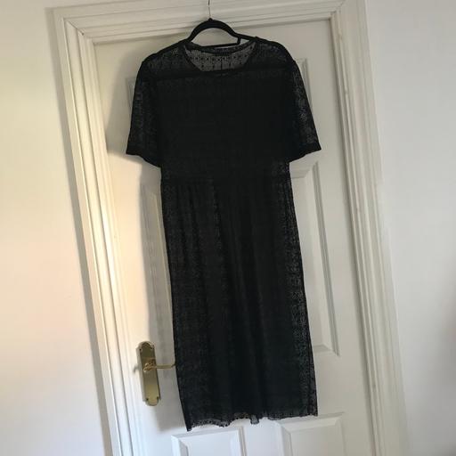 Buy & Sell Kent Ashford - Photos for Zara Trafaluc Short Sleeves Lace Midi Dress