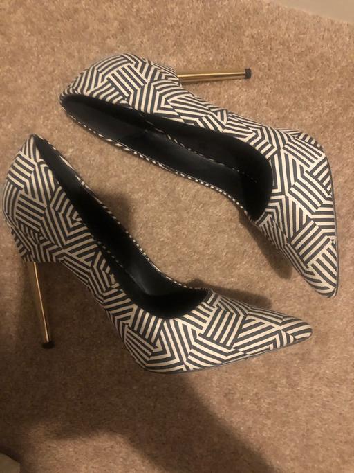 Buy & Sell West Midlands Sandwell - Photos for Black and white heels from shoe box