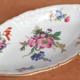 vintage kpm porzellan bavaria dish
beautiful dish approx 8 inch long. in great condition see images for details.
