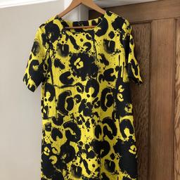 River island dress
Size 14
Yellow and black textured fabric
Like new/only work a couple of times