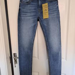 unisex jeans, mens size 32 and women  a size 12. Good  quality soft material  have different colours  all are a size 32. collection from LE4  at £15 each all are new
