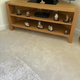 TV Corner unit Marks& Spencer’s Sonoma Corner TV Unit Dimensions HT 50 cmWidth 110cm Depth 50 cm Excellent Condition cost £499 new
Can Deliver if reasonable distance also Dewsbury area