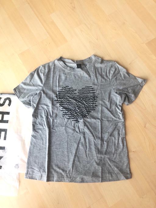 Buy & Sell West London Hounslow - Photos for Brand new Shein T-shirt