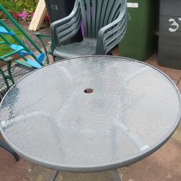 hi please read 4x green chairs and a glass top table.All in good condition no damage but do need good clean.If you are looking for new condition items please don't bid on it.No silly offers and no returns please take a look at my other items for sale thanks