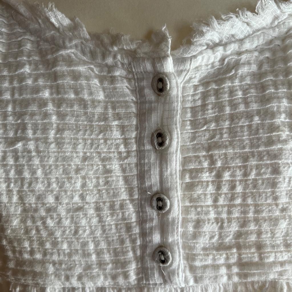 Süßes weißes Kleid von Zara, 100% Baumwolle, gefüttert, mit vielen schönen Details.
Laut Etikett Gr. L fällt kleiner aus, wie Gr. 38/40 (Schneiderpuppe ist eine Gr. 36/38)

Tierfreier Nichtraucherhaushalt
Privatverkauf ohne Gewährleistung
Versand zuzüglich Versandkosten

#kleid #weisseskleid #zarakleid #baumwolle #baumwollkleid #sommerkleid