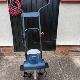 spear & jackson electric rotavator
used on a small strip of garden. in lovely working order.
collection only