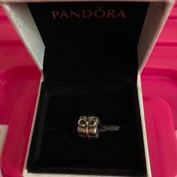 Pandora present charm new 
 Comes with box & bag 

Colour silver S925ale 

Collection or can post !!!