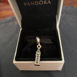 Pandora Big Ben charm new 

Comes in original box & bag

Colour silver S925ale 
Pandora price £40

Collection or can post !!!!
