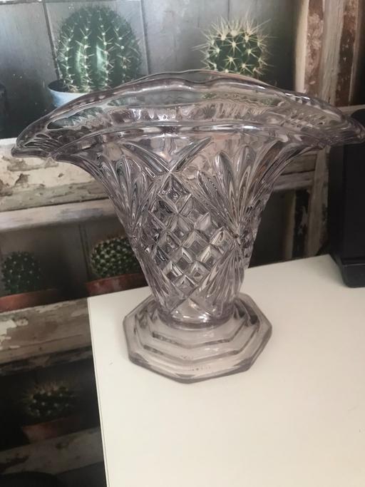 Buy & Sell Northumberland Hartford - Northumberland - Photos for LARGE CUT CRYSTAL VASE WITH DIAMOND PATTERN