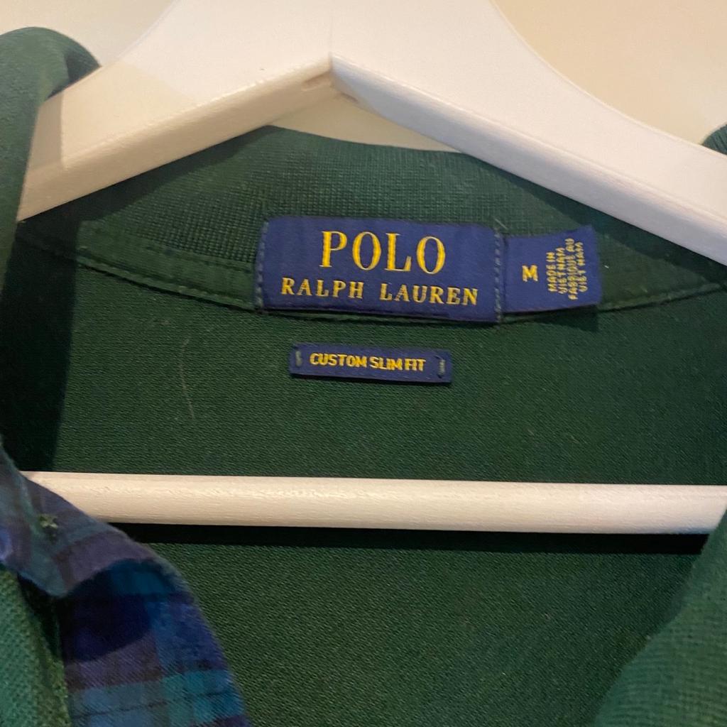 Poloshirt aus Baumwolle in dunkelgrün/ Größe M/ keine Mängel / Maße aus Fotos zu entnehmen/ Passform : Custom Slim Fit/ 100% Baumwolle/ Neupreis 129,90€