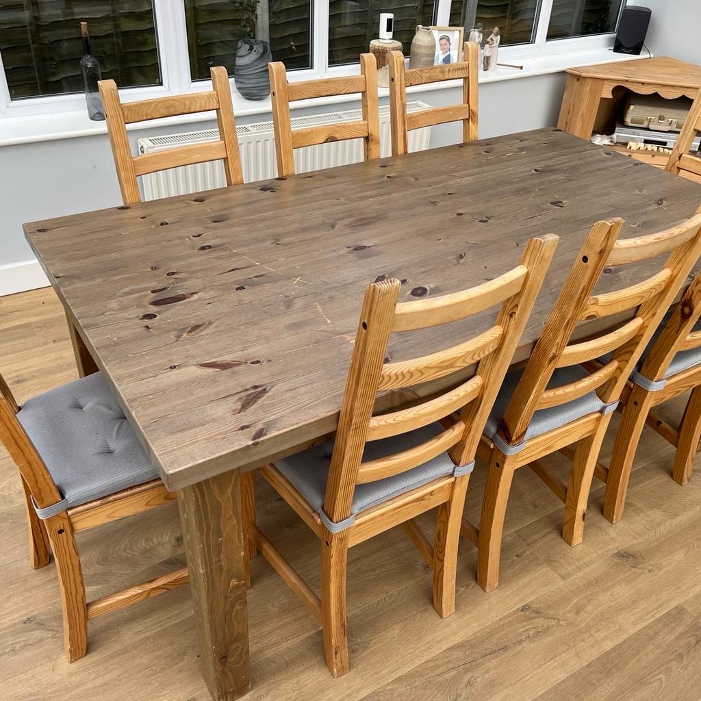 IKEA pine dining room table and 8 chairs in WV8 Staffordshire für £ 50