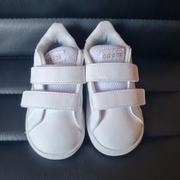 Girls Adidas trainers. size 5

excellent condition

collection or post