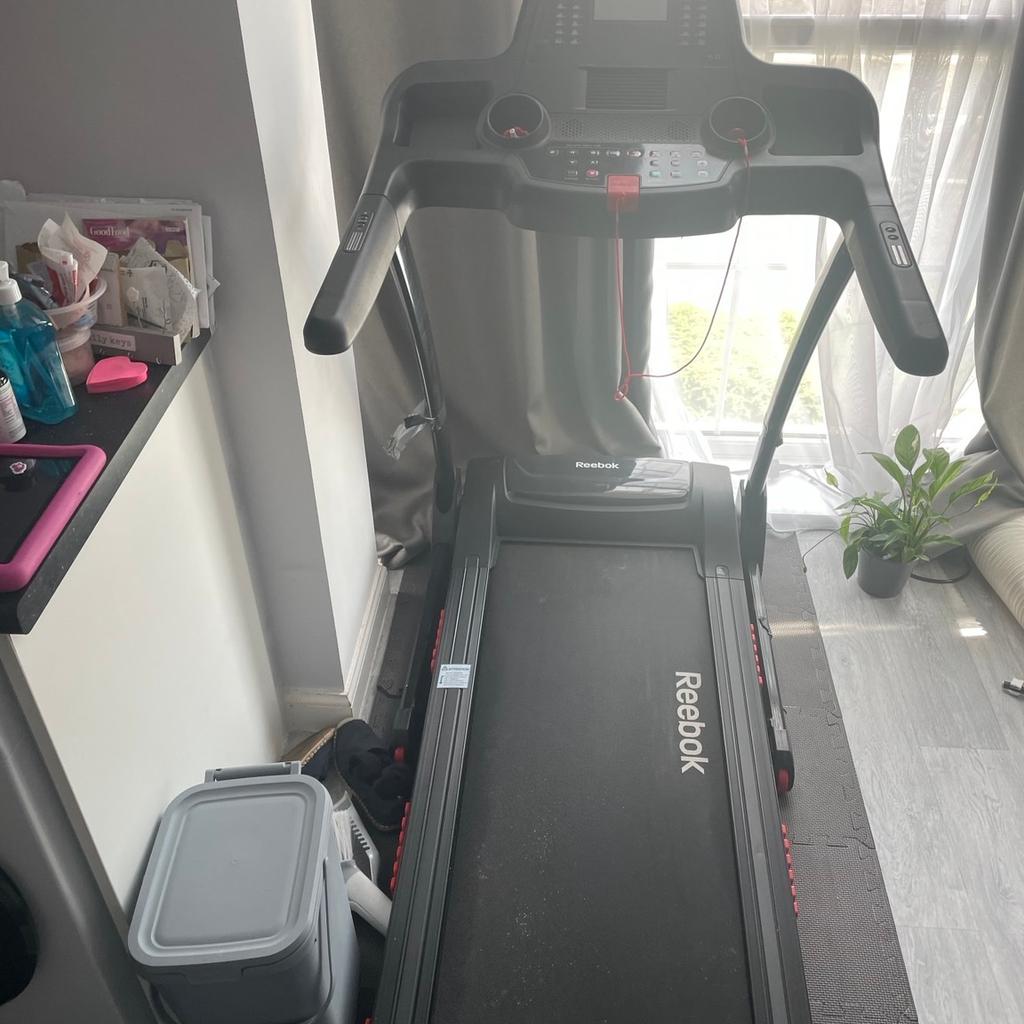 reebok-one-gt40s-folding-treadmill-in-lu6-dunstable-f-r-280-00-zum
