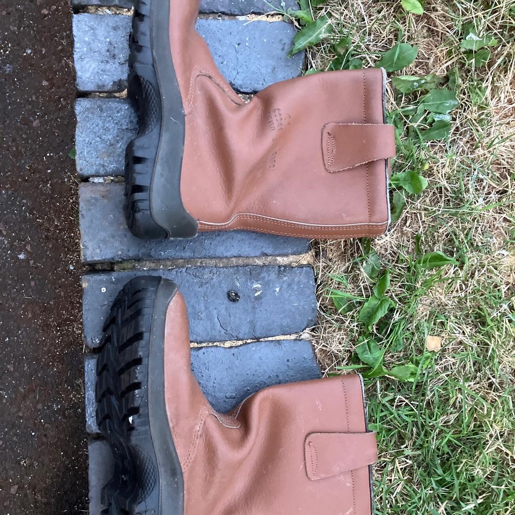 Work boots size 3