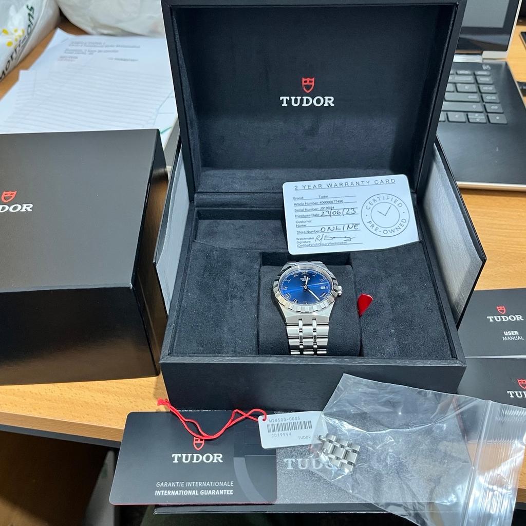 Tudor royal date 38mm 2022 stainless steel. Blue dial with roman numerals. 100 meters water resistant.
From Goldsmiths purchased June 2023. Box and papers and tags. Full links included. 2 year warranty card.
A true luxury time piece.

Prefer cash on collection or bank transfer. Otherwise delivery will be first class recorded from post office.

No time for Paypal scammers