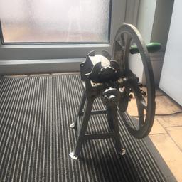 Kitchen appliance. To chop leafy vegetables, turning the wheel using hand .height is 13/ 14 inches high.
