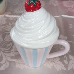 'NEXT' ICE CREAM MUG WITH CANDY STRIPES CUP & WHIPPY LID. ALL CERAMIC.
**COLLECTION ONLY**
**BRADFORD BD1 OR BRIGHOUSE**