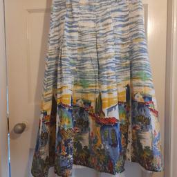 Stunning artwork piece skirt with underskirt.
Split to one side can be fastened.
v. Good cond.
fy3 layton or can post for extra