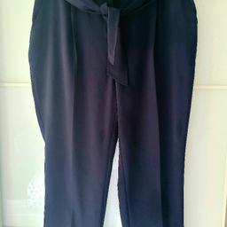 Lovely navy tapered leg trousers from Dorothy Perkins size 16.

Collection Fairfield