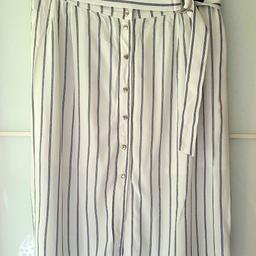 New Look navy striped skirt size 16.

Collection Fairfield