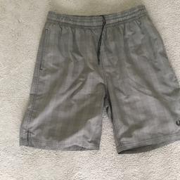 Mens Fred Perry, prince of Wales check shorts size large , pockets to the sides and one to the right rear with Velcro fastener , in good condition from a smoke and pet free home cash and collection only please feel free to look at my other items