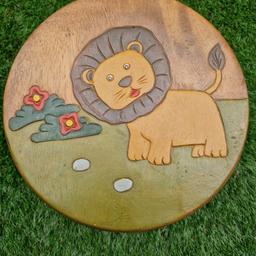 Childs lion wooden chair 
it's solid wooden 
Collect from wallasey ch44 
no posting x