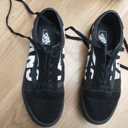 Lovely trainers in good, used condition. Small knot in one of the laces and logo partly rubbed off on the back.