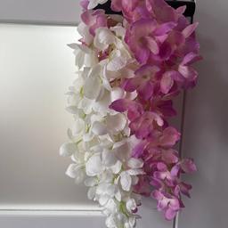 6x flower bundles. Used as hanging flowers at my wedding